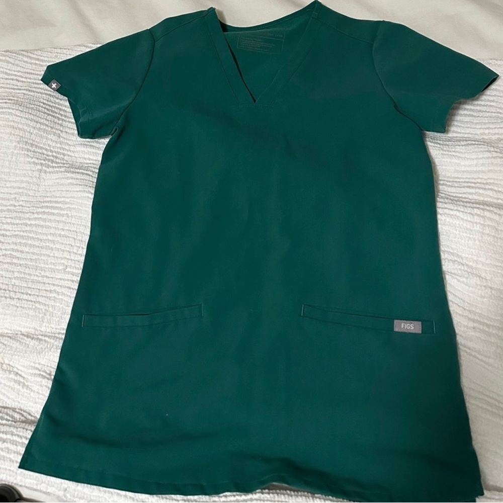 Figs hunter green skinny scrub pants and 2 pocket scrub top XXS top XS bottoms